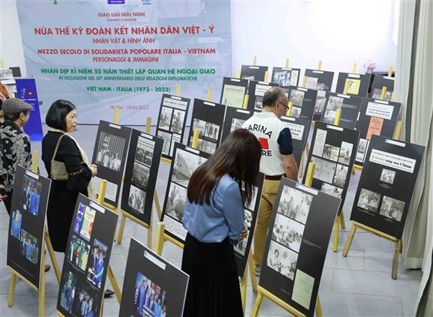 Vietnam - Italy Friendship Highlighted through Documentary Images