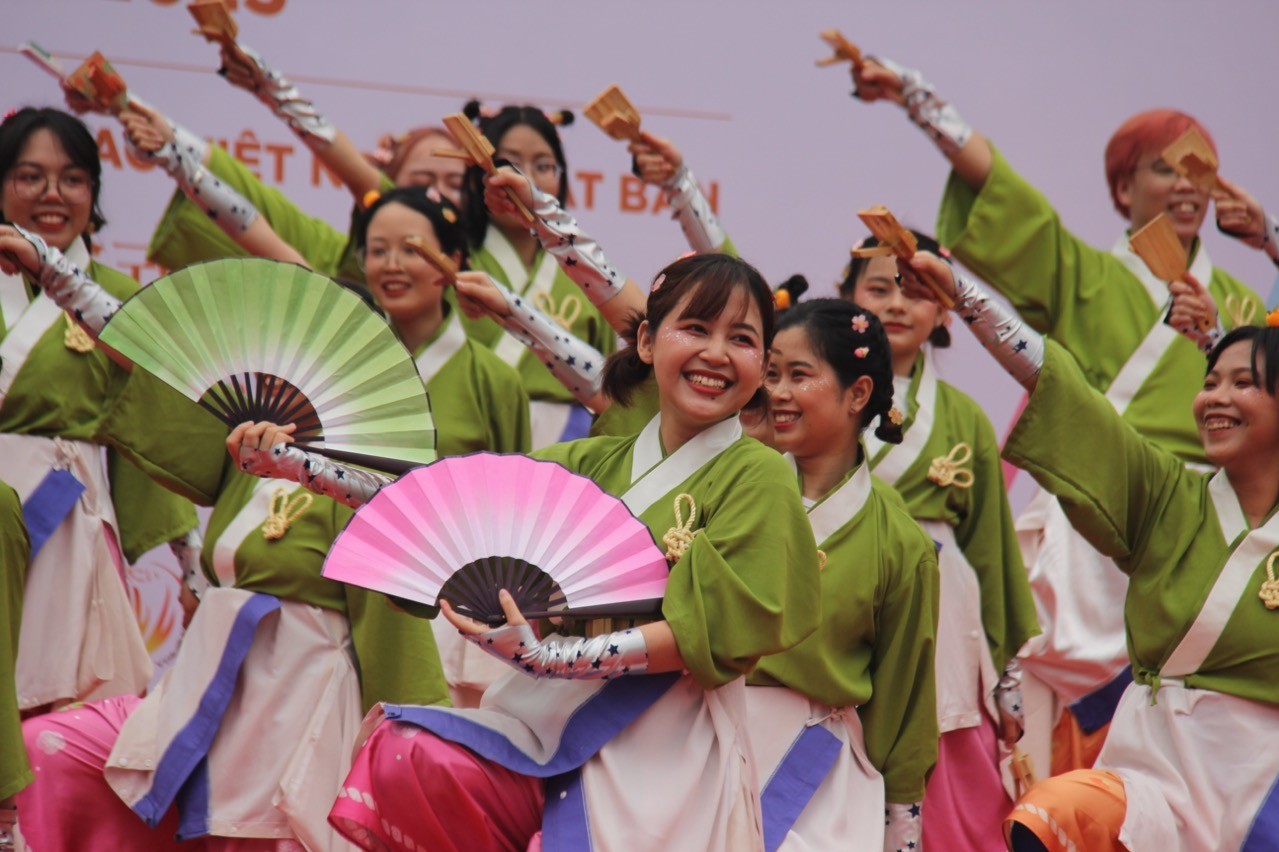 [Photos] First Yosakoi Festival in Vietnam Celebrated in Hanoi