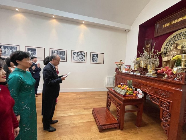 Hung Kings' Death Anniversary Commemorated in Paris