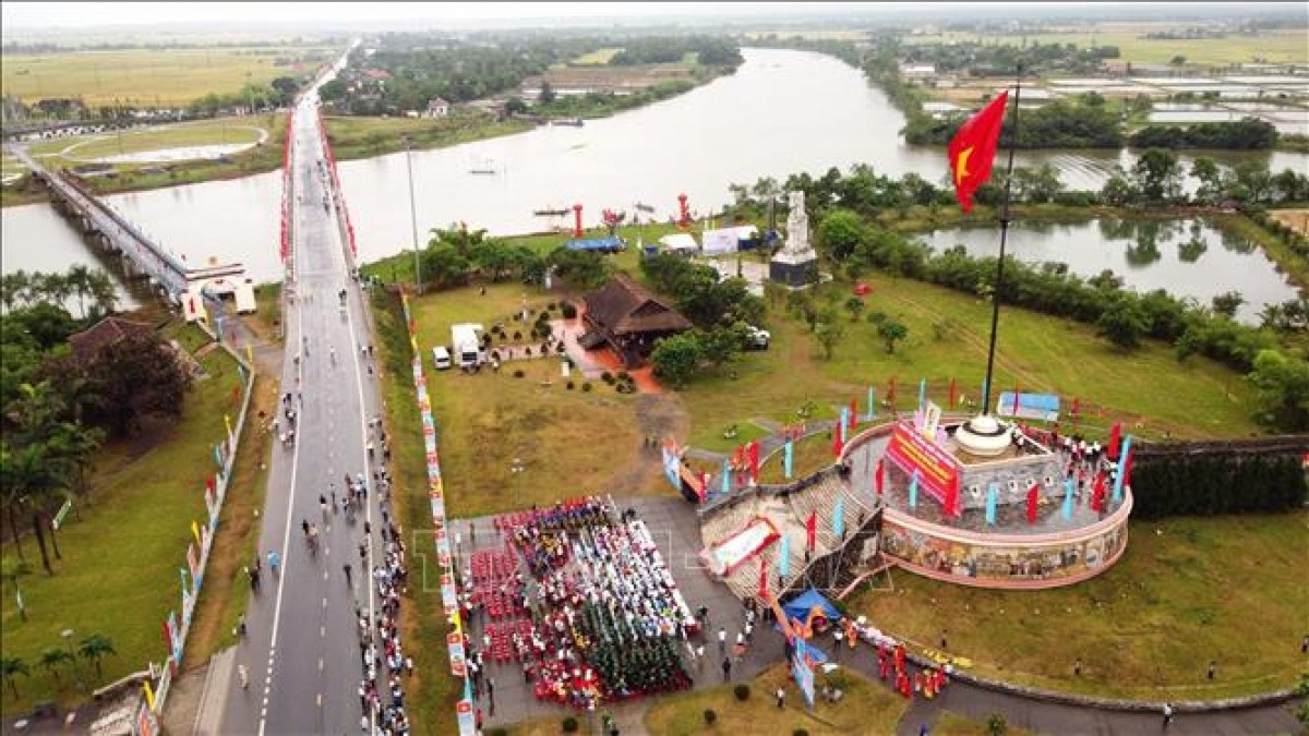 vietnam news today may 1 flag raising marks 48 years of vietnam national reunification