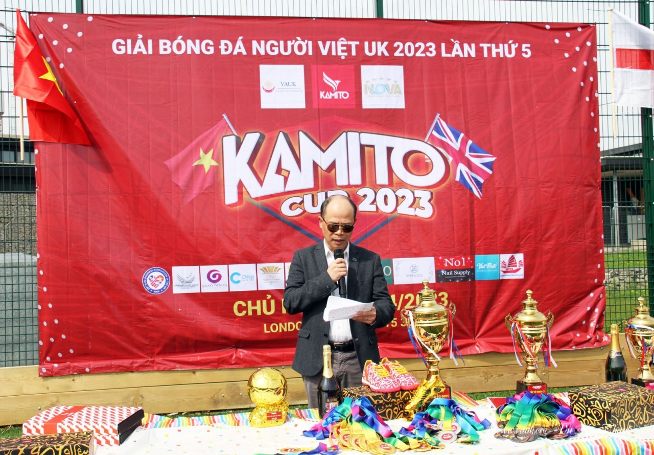 Viet Expats Compete in Football Tournament in UK