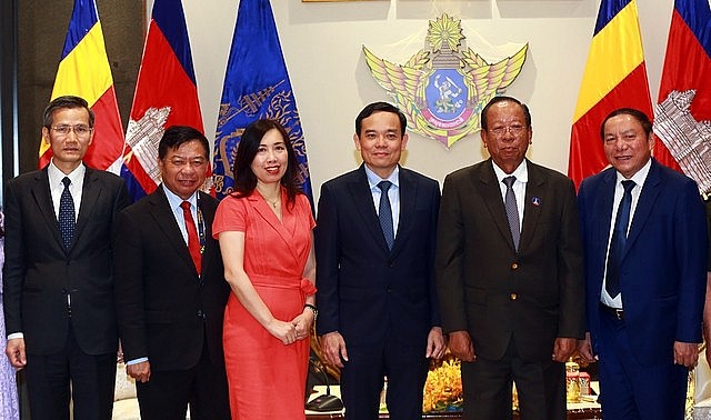 Vietnam, Cambodia Strengthen People-to-people Exchanges to Cultivate Traditional Friendship