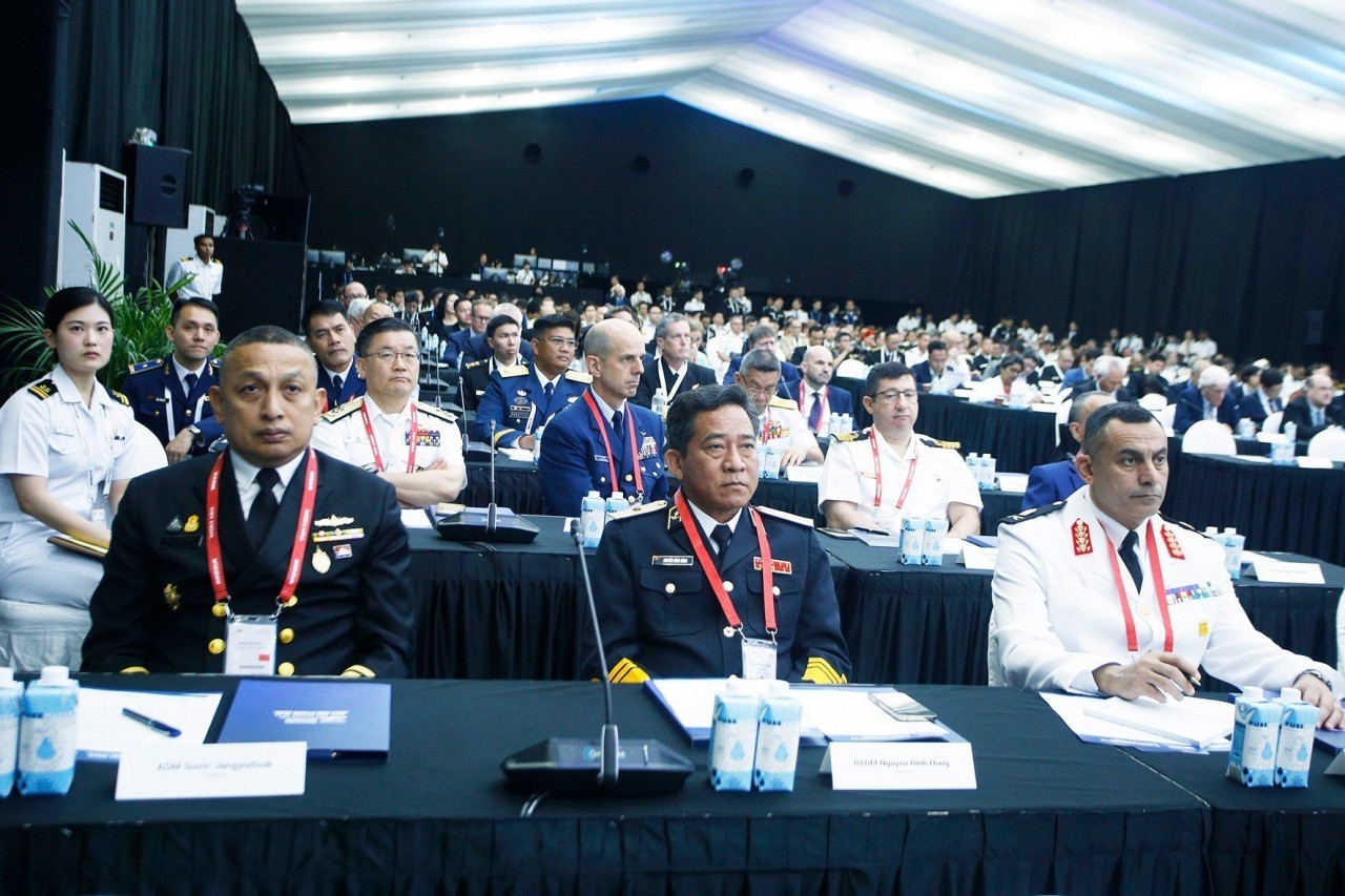 Vietnam Attends 8th International Maritime Security Conference in Singapore