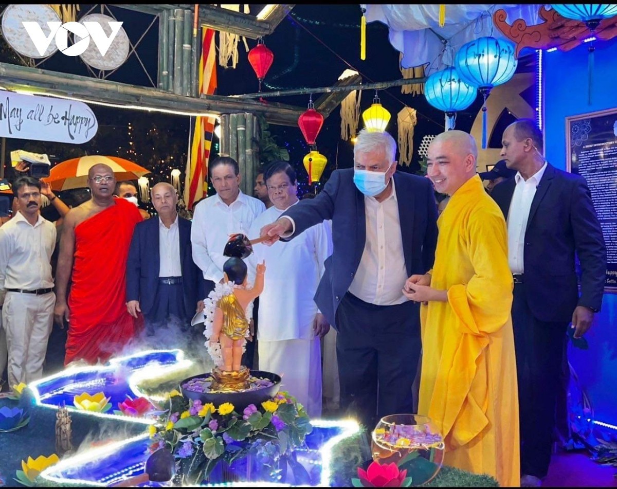 Vietnam's Culture Introduced at National Vesak Festival in Sri Lanka