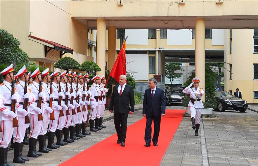 Vietnam and Palestine Promote Cooperation on Crime Prevention