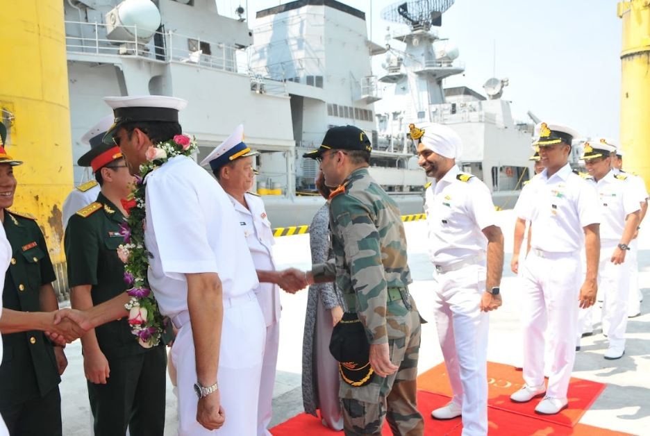 Indian Naval Ships Begins Visit to Da Nang City