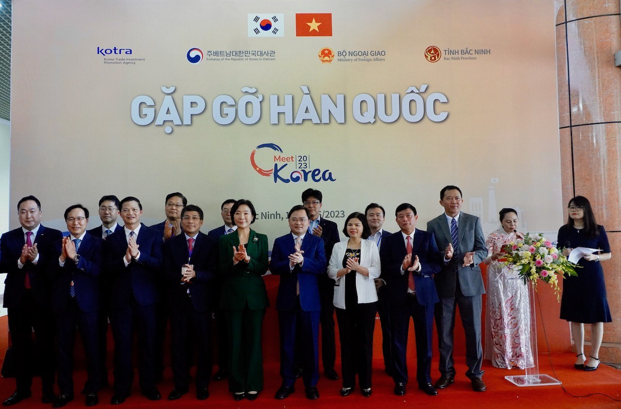Vietnamese and Korean Businesses Meet and Exchange Experience