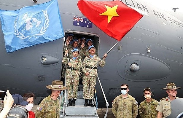 Vietnamese military officers depart for UN peacekeeping mission (Photo: VNA)