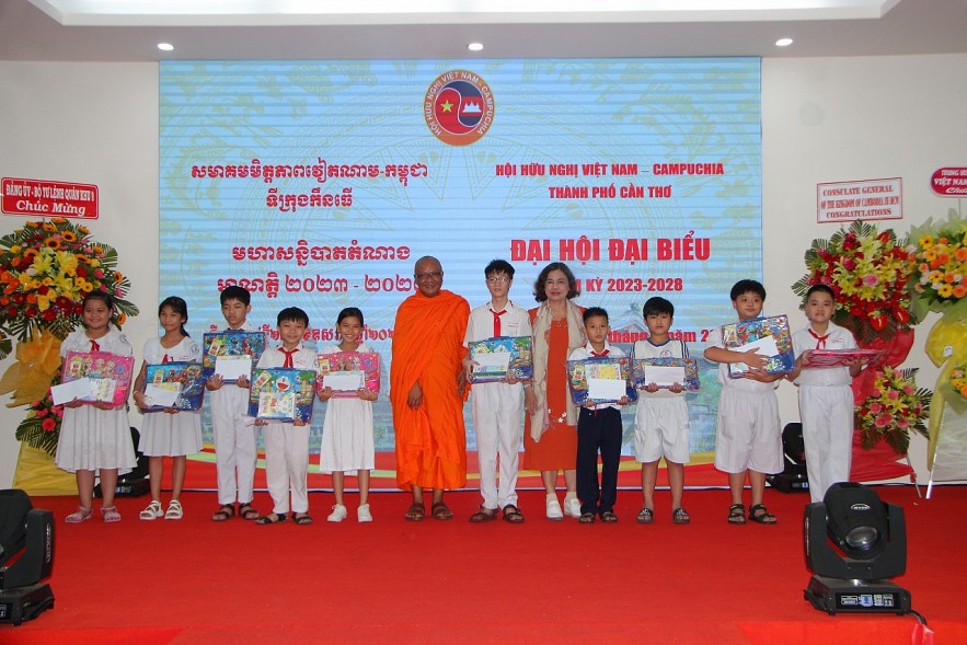 Vietnam-Cambodia Friendship Association in Can Tho City Seek to Promote Relations