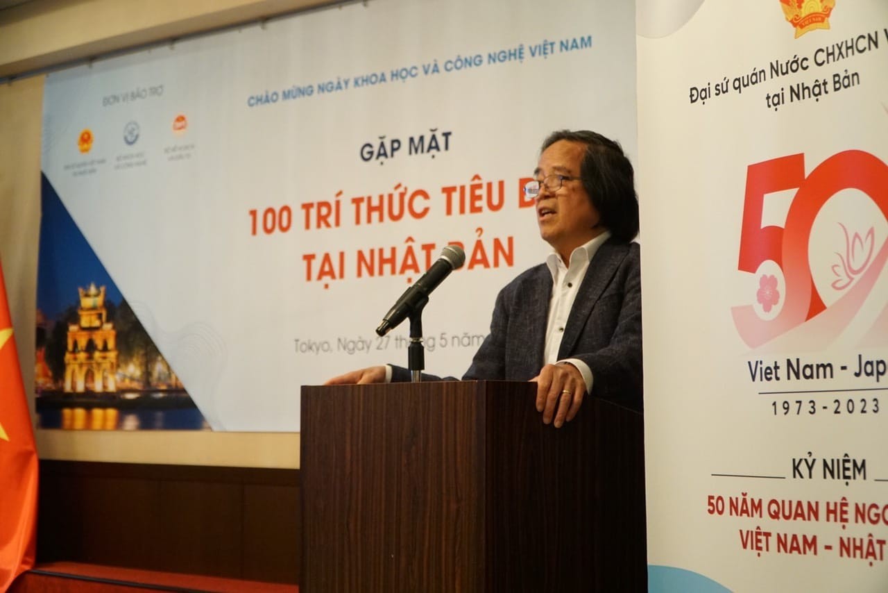 At the get-together, the intellectuals exchanged information and sought ways to boost cooperation, thus forming a dynamic, united community of Vietnamese intellectuals in Japan, with increasing contributions to the development in their homeland, as well as the collaboration between the two countries.