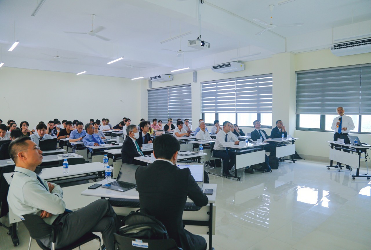 Vietnam, Japan to further promote university training for information technology