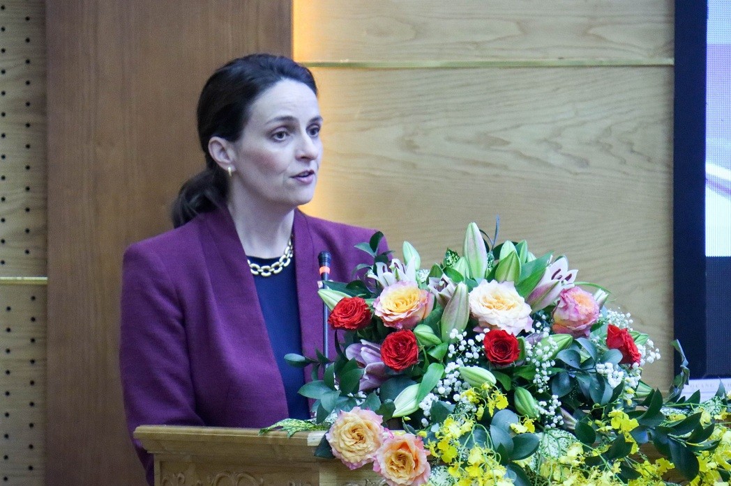 Jacqueline O’Neill, Canadian Ambassador for Women, Peace, and Security visits Hanoi to promote Vietnamese female Police in UN Peacekeeping Operations.  Photo: UN Women