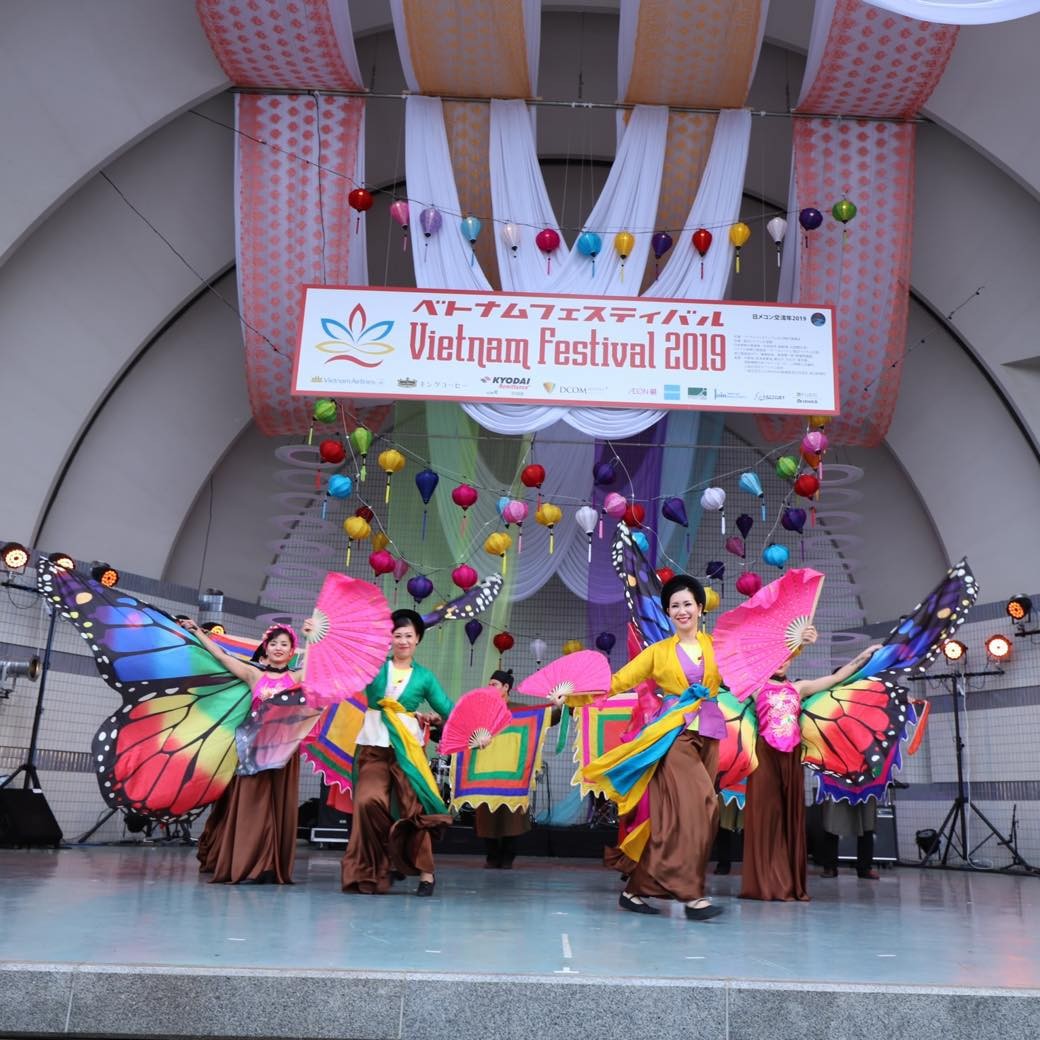 Art performance at the previous Vietnam's festival at Japan.