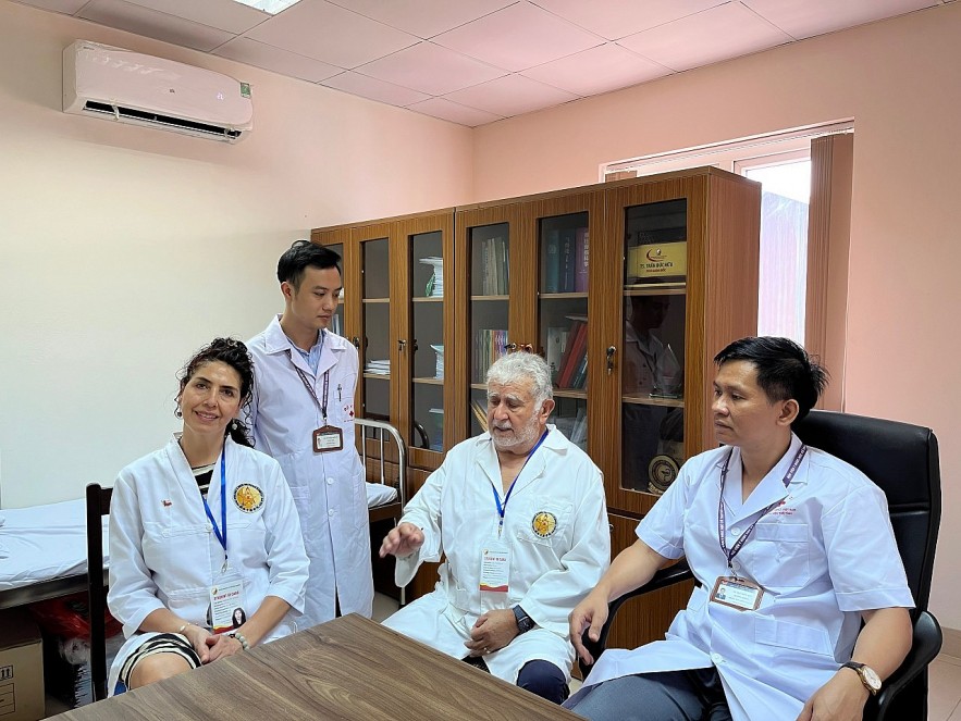 Traditional Medicine: Bringing Vietnamese Quintessence to International Friends