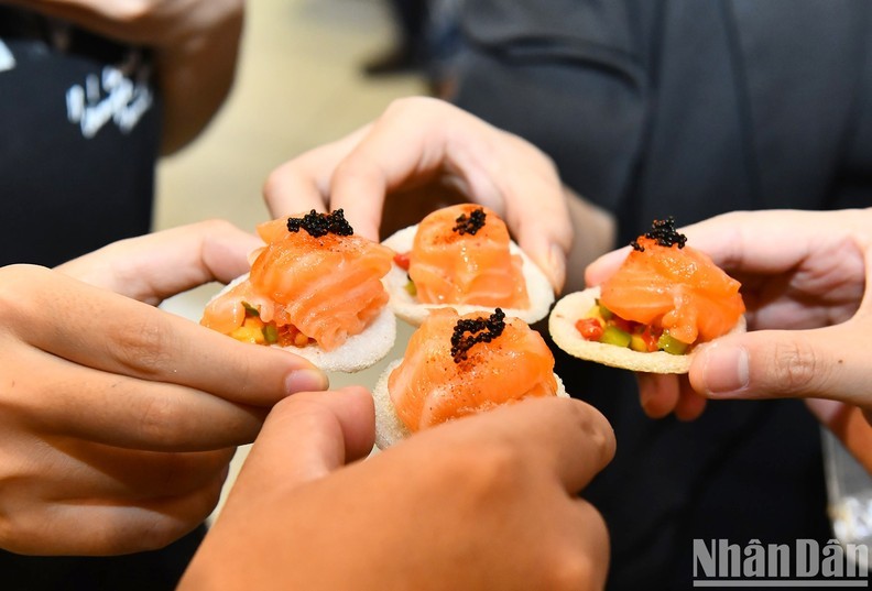 First-ever Norwegian Seafood Day Brings True Taste of Norway to Hanoi Customers