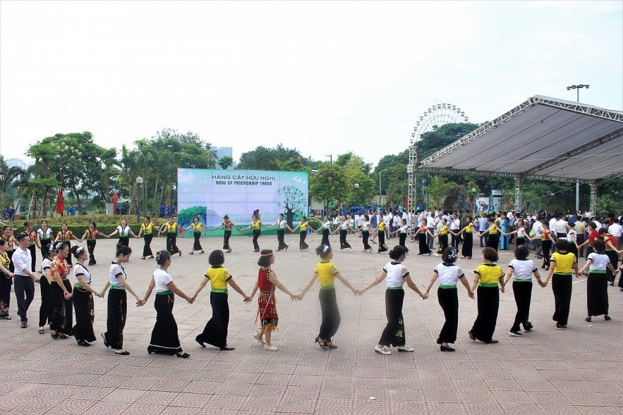 Hanoi Launches Friendship Tree Planting Program