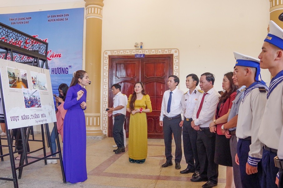 Exhibition About Hoang Sa Attract Youth in Quang Nam