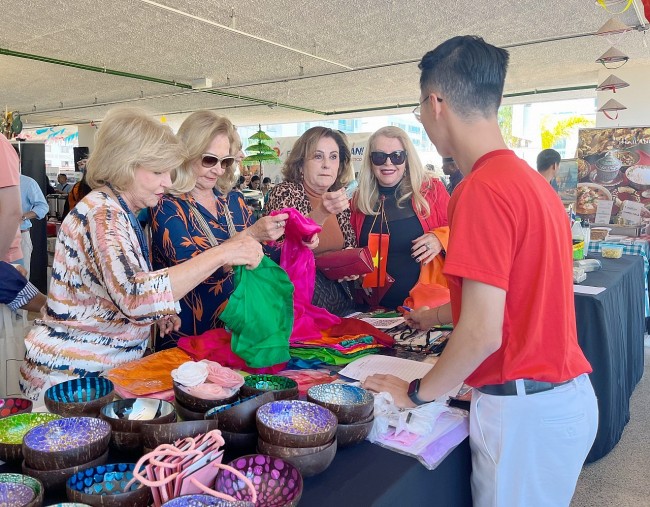 Made-in-Vietnam Handicrafts Become a Hit in Brazil