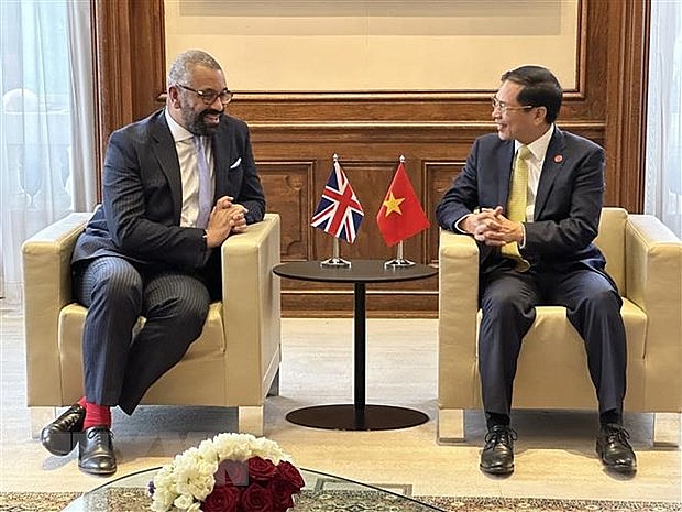 Vietnam Promotes Cooperation with UK, Hong Kong and Lithuania