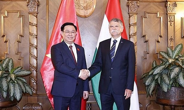 National Assembly Chairman Vuong Dinh Hue met with his Hungarian counterpart László Kövér on June 27 last year. (Photo: VNA)