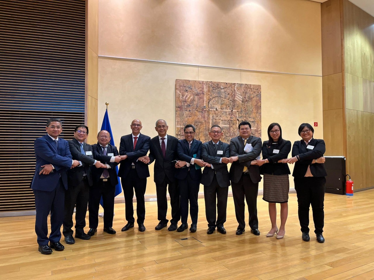 At the meeting between the ASEAN Brussels Committee (ABC) and European Commission Executive Vice-President (EVP)/ European Commissioner for Trade Valdis Dombrovskis. Photo:VNA