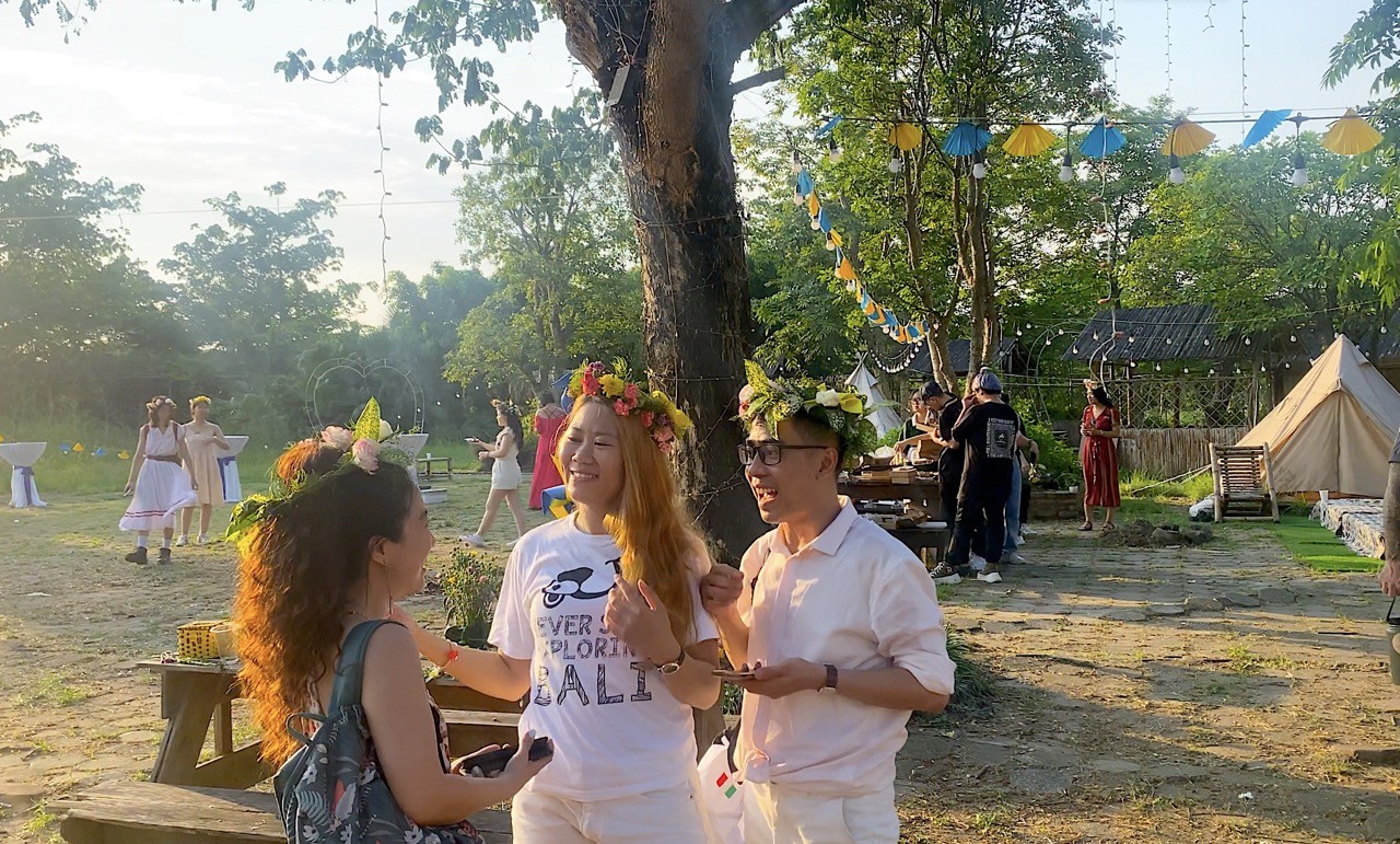 [Photo] Swedish Midsummer Day Marked in Hanoi