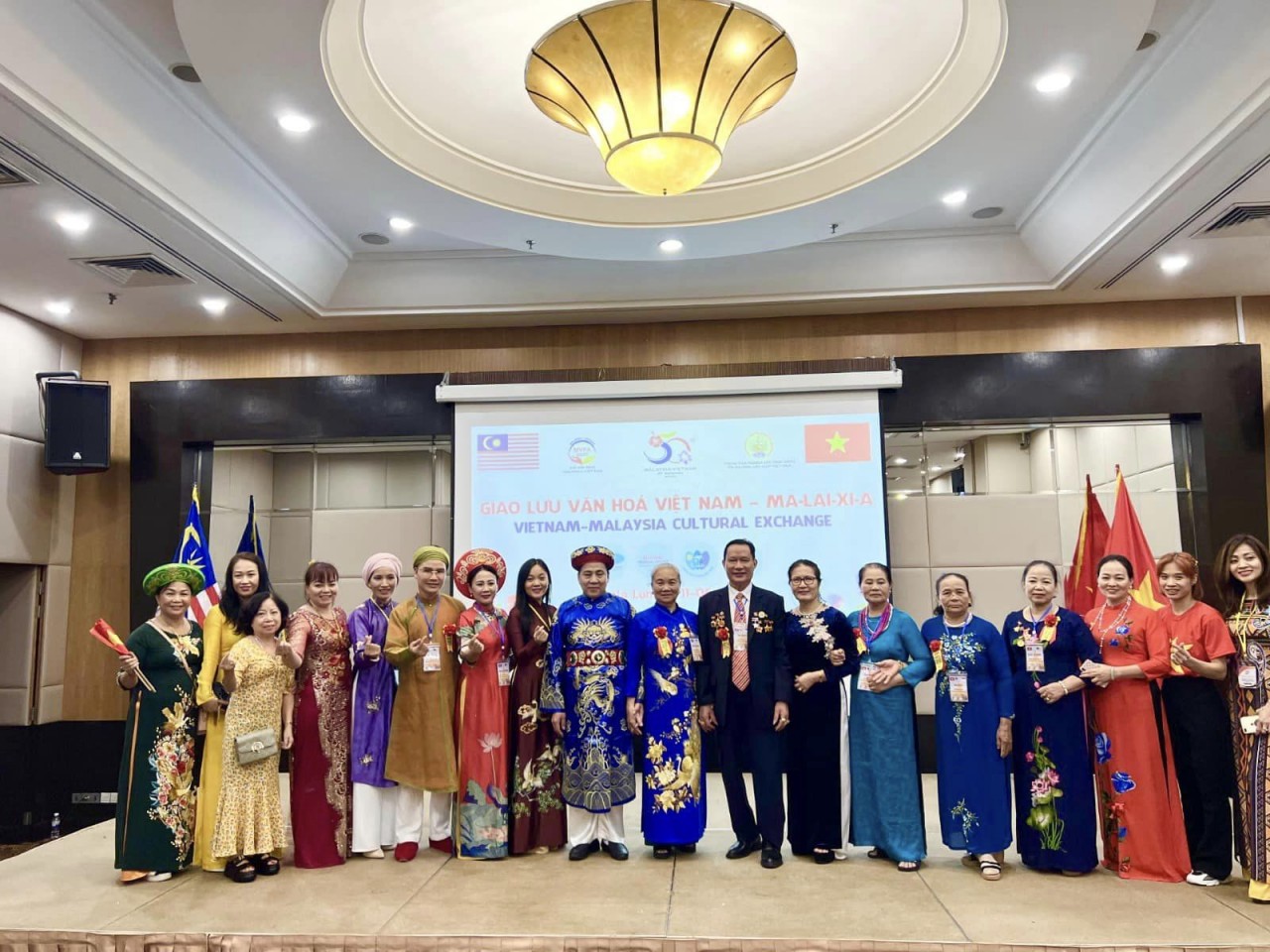 Vietnamese artists and delegates at the event. Source: Malaysia-Vietnam Friendship Association