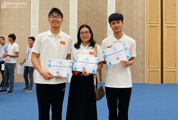 Vietnam Bags 8 Medals at Int'l Chemistry Olympiad in Uzbekistan