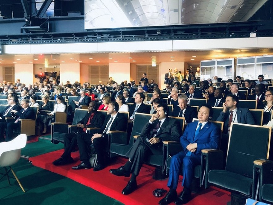 Veitnamese Deputy Prime Minister Tran Hong Ha (first row, first from lright) attends the opening ceremony of the New Global Financial Pact Summit in Paris (Photo: VGP)