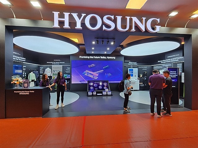 The exhibition booth of Hyosung Corporation. Around 120 Korean companies, including nine heavyweights, showcased their products at the event. Photo: VNS