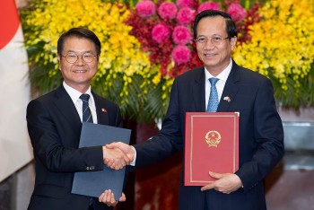 Vietnam and RoK Signed Memorandum of Understanding on Sending and Receiving Workers