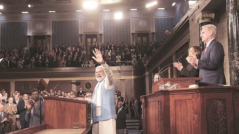 Prime Minister Narendra Modi Addresses A Joint Meeting Of US Congress In Washington DC. US Vice President Kamala Harris, House Speaker Kevin McCarthy And Other Members Give Modi A Standing Ovation | PHOTO: TWITTER/ @Narendramodi