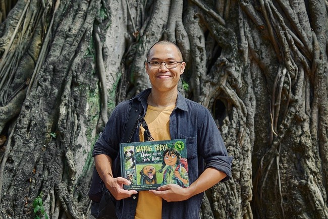 Vietnamese Author Was Awarded With Yoto Carnegie Award