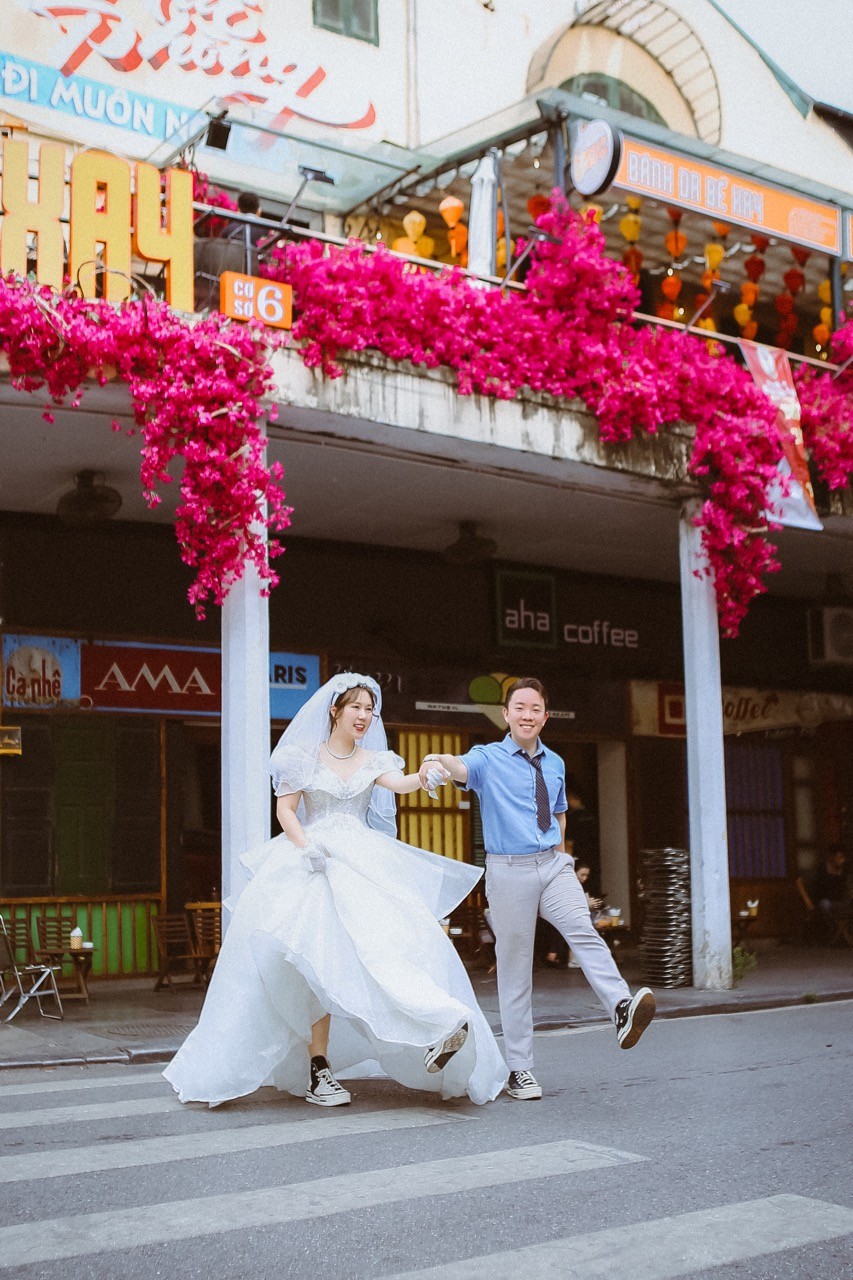 Korean Couple's Stylist Photoshoot in Hanoi