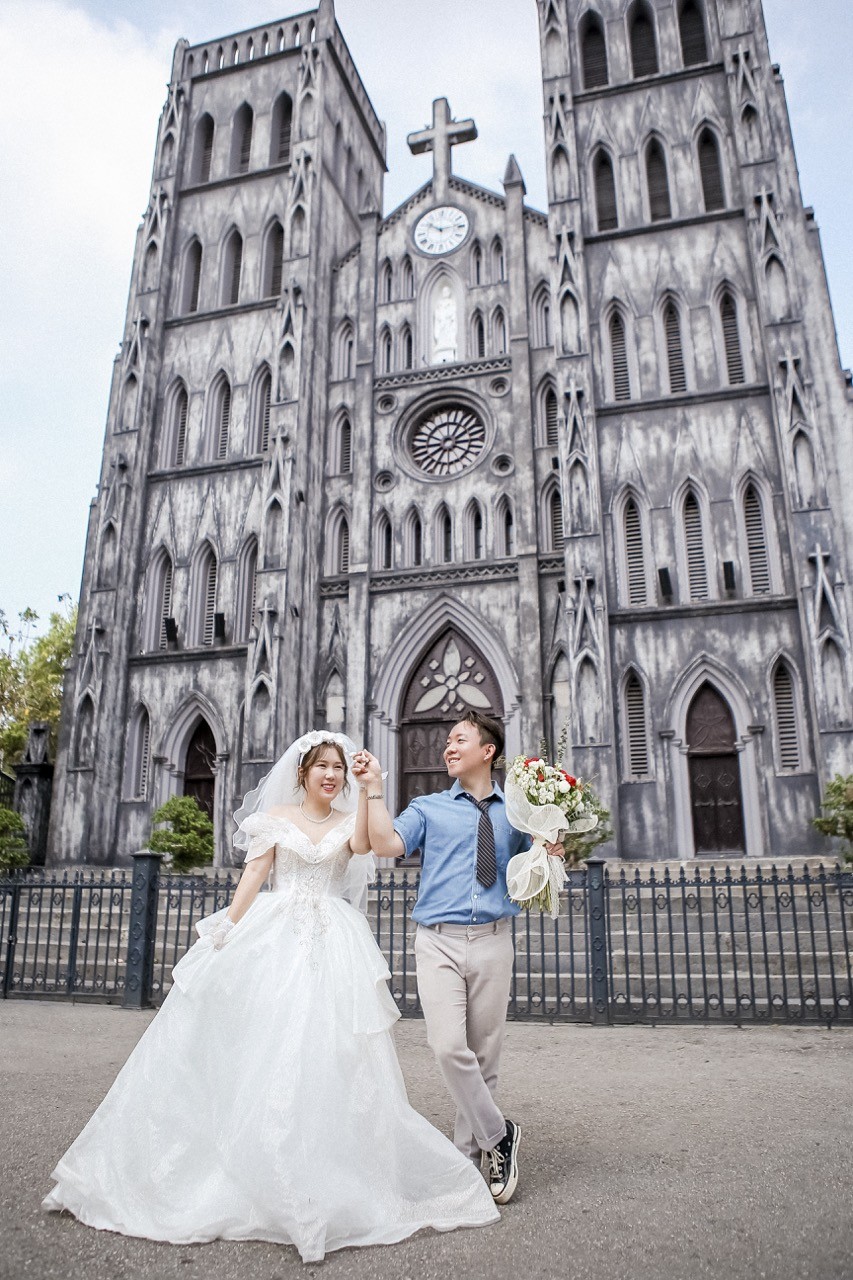 Korean Couple's Stylist Photoshoot in Hanoi