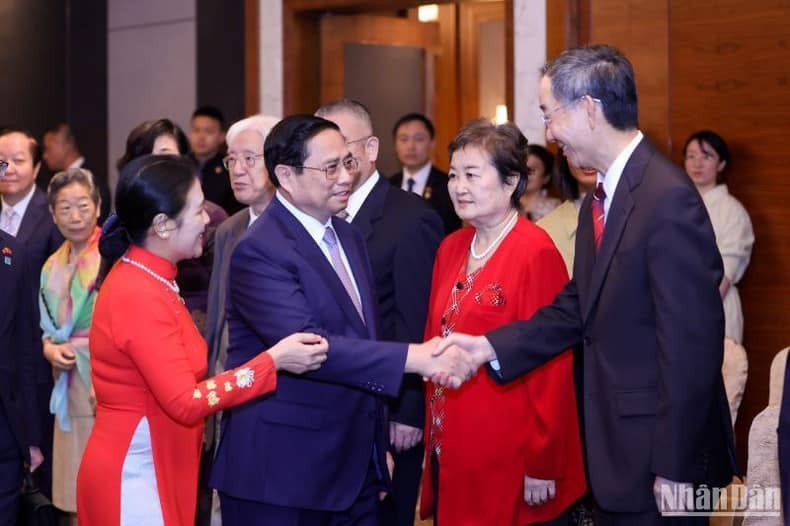 Prime Minister Pham Minh Chinh met with a delegation of Chinese friendship scholars in Beijing, on June 28, 2923. Photo: WVR/NDO
