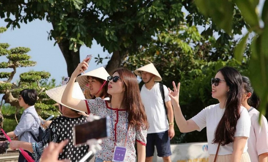 Korean tourists visit a popular destination in Hanoi (Photo: Phuong Cuc)