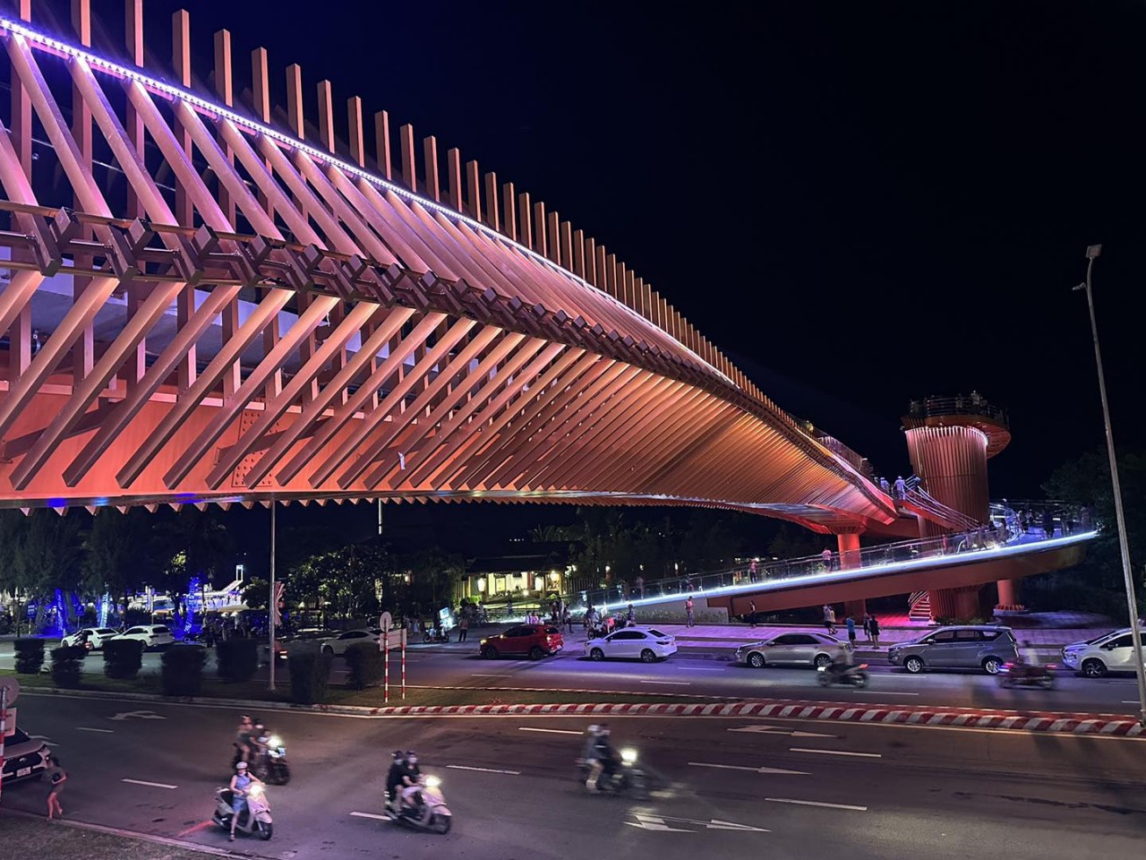 Vietnam-Japan Friendship Bridge Inaugurated in Da Nang city