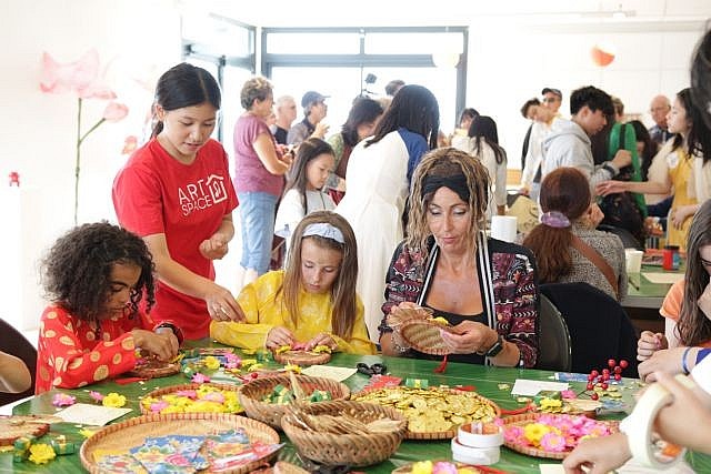 French children and their parents are passionate about discovering Vietnamese culture. Photos courtesy of Art Space