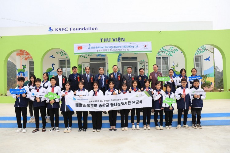 Korean NGO to Build More Reading Spaces for Vietnamese Children