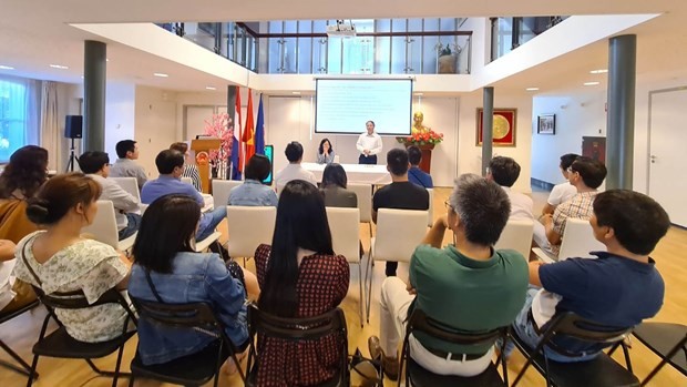 vietnamese intellectuals in netherlands discuss application of digital technology