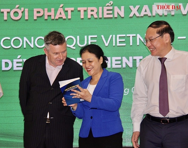Vietnam Seeks France's Experience in Green Development