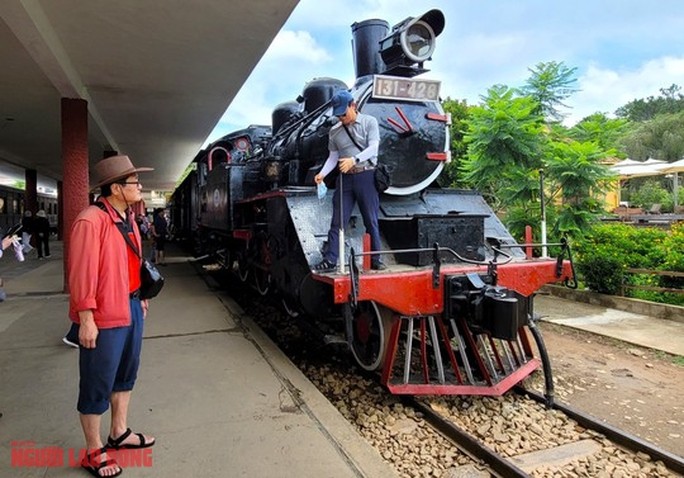 Explore The Most Fascinating Train Station in Vietnam