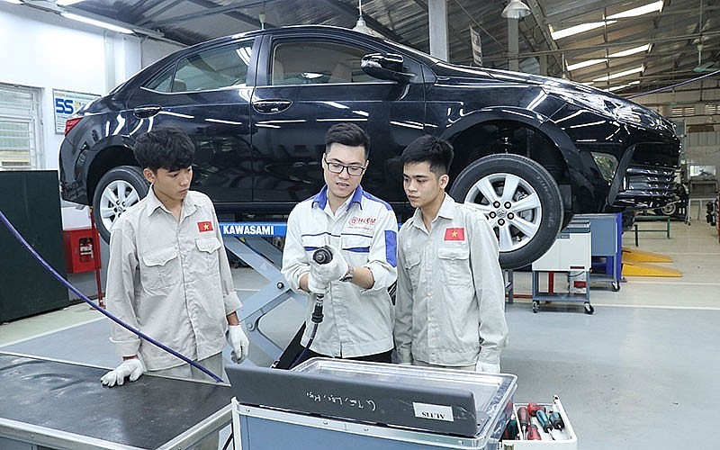 Vietnamese workers' skills are checked before coming to the RoK for working. (Photo: Minh Thang)