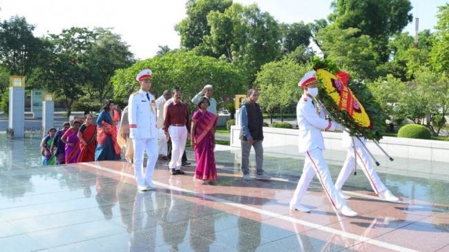 Inspiring Young People to Cultivate Vietnam - India Friendship
