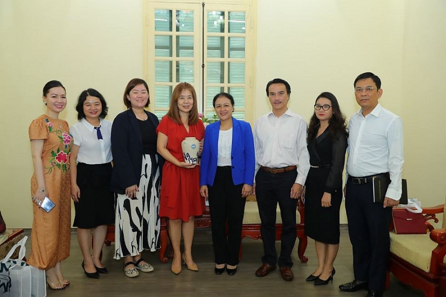 Singapore International Foundation Seeks Answers for Vietnam's Health, Culture, Water Issues