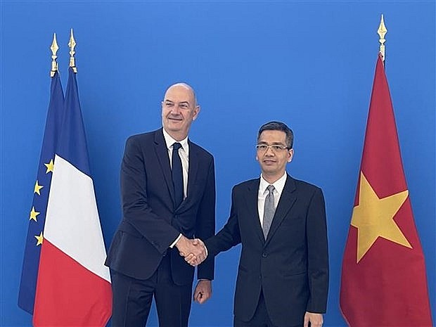 Vietnam And France Sign Agreement to Develop Green Financial Policies