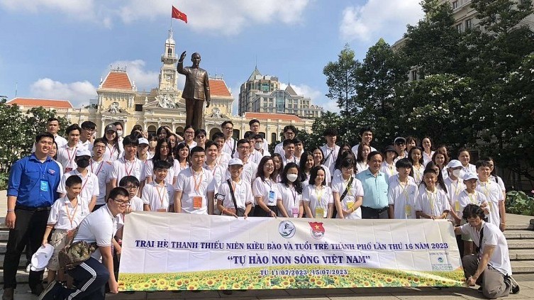 Summer Camp for Overseas Vietnamese Youth Kicks Off in HCMC