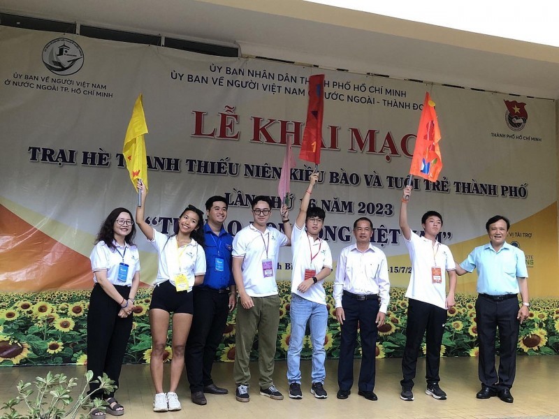 Summer Camp for Overseas Vietnamese Youth Kicks Off in HCMC