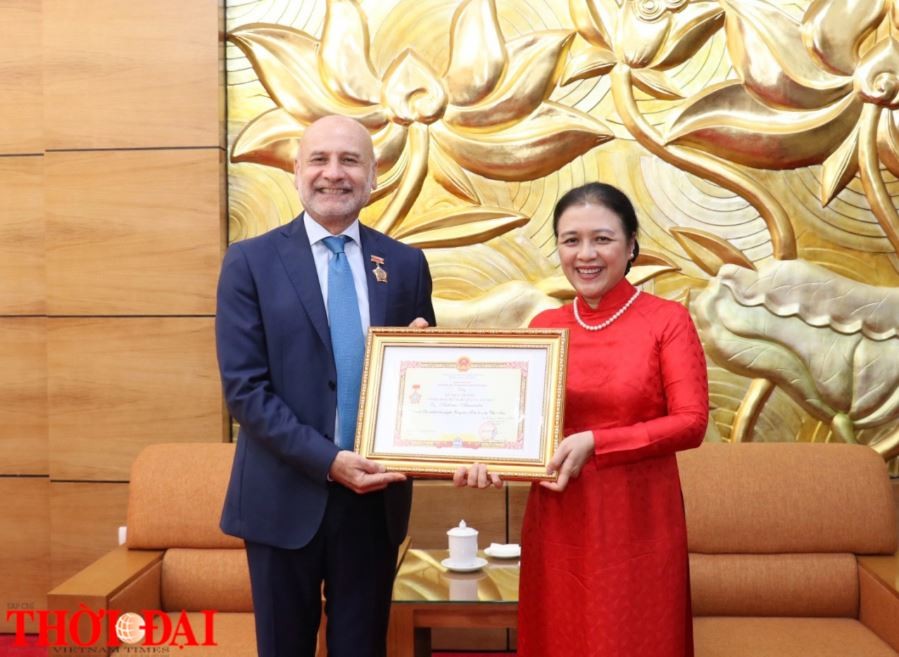 Italian Ambassador to Vietnam Antonio Alessandro Honored for His Contributions